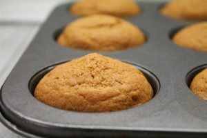 Sütőtökös muffin a sütőből kivéve